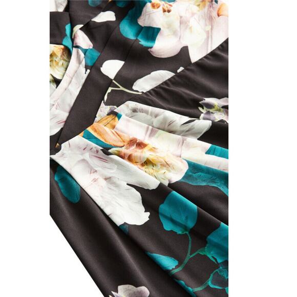 NEW City Chic Plus Size Maxi Floral Glow Dress Maxi Womens M/18W MSRP$169 - Picture 7 of 9